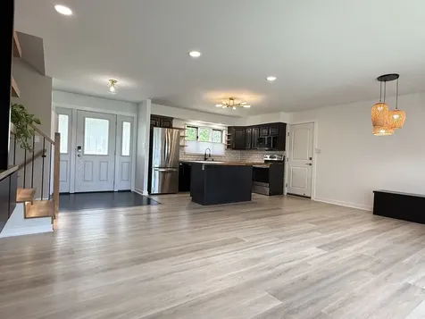 2305 North Williamsburg Street Arlington Heights IL 60004