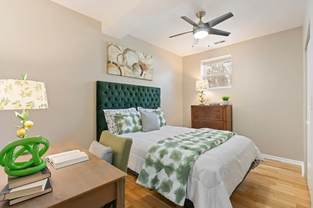 3908 West Ainslie Street Chicago IL 60625