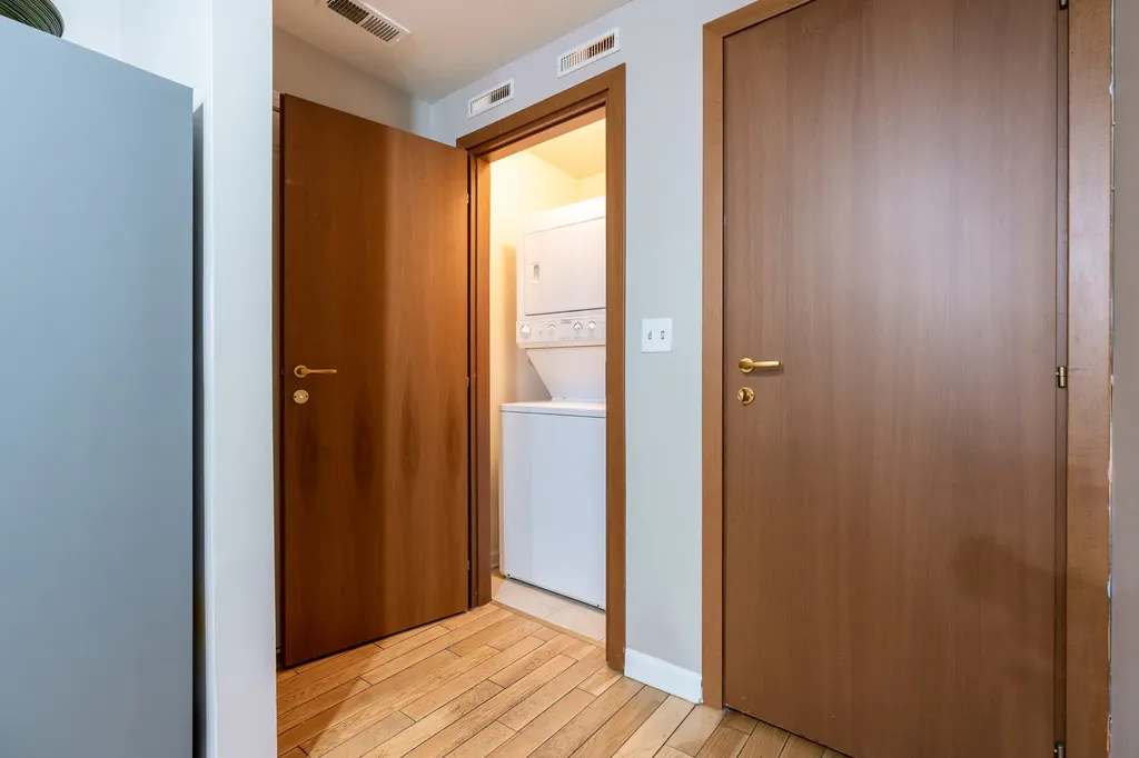 3908 West Ainslie Street Chicago IL 60625
