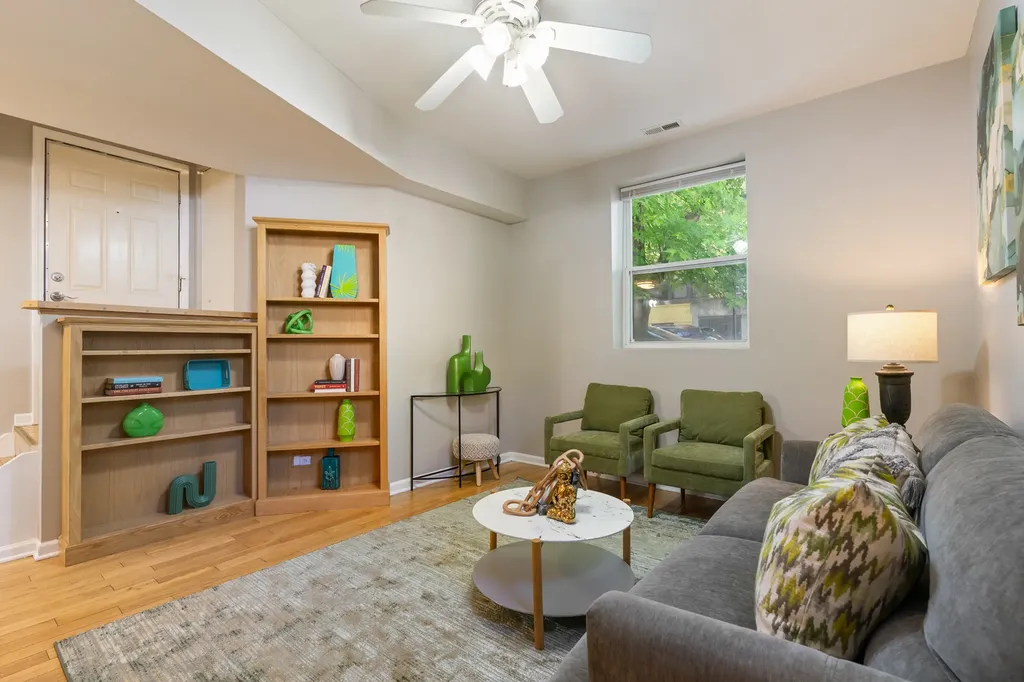 3908 West Ainslie Street Chicago IL 60625