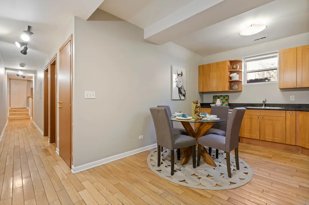 3908 West Ainslie Street Chicago IL 60625