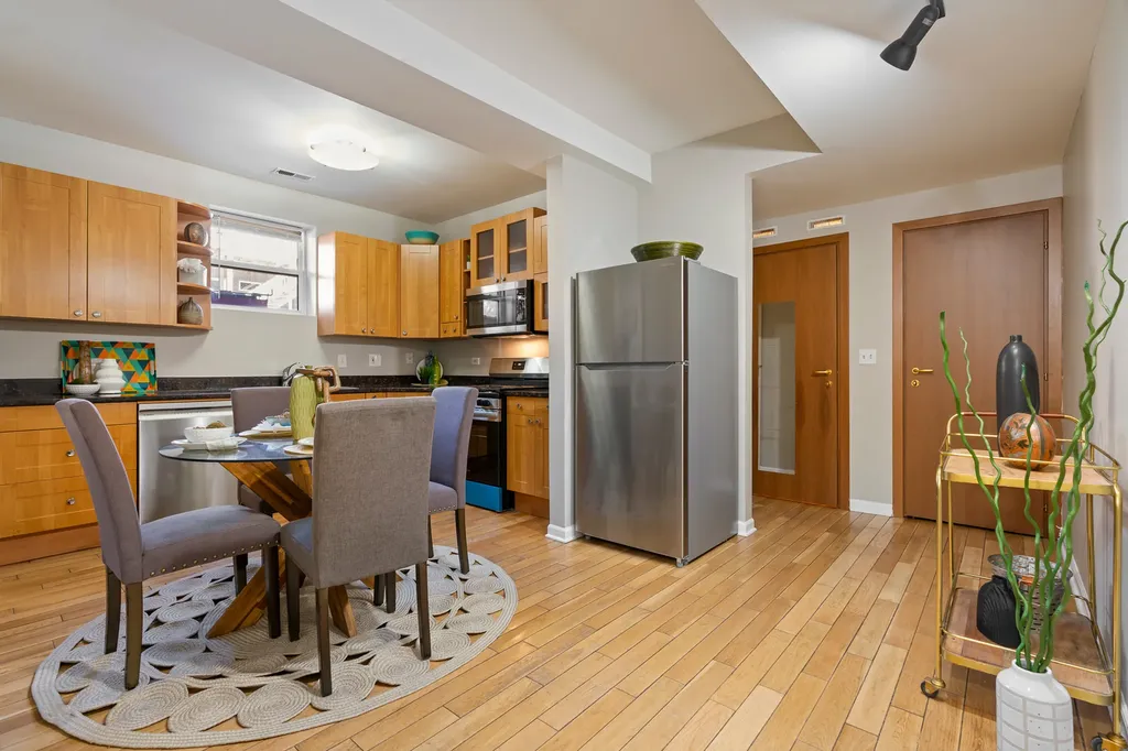 3908 West Ainslie Street Chicago IL 60625