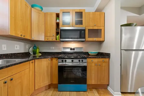 3908 West Ainslie Street Chicago IL 60625