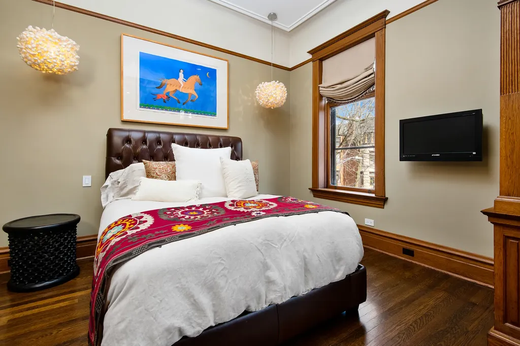 1652 North Leavitt Street Chicago IL 60647
