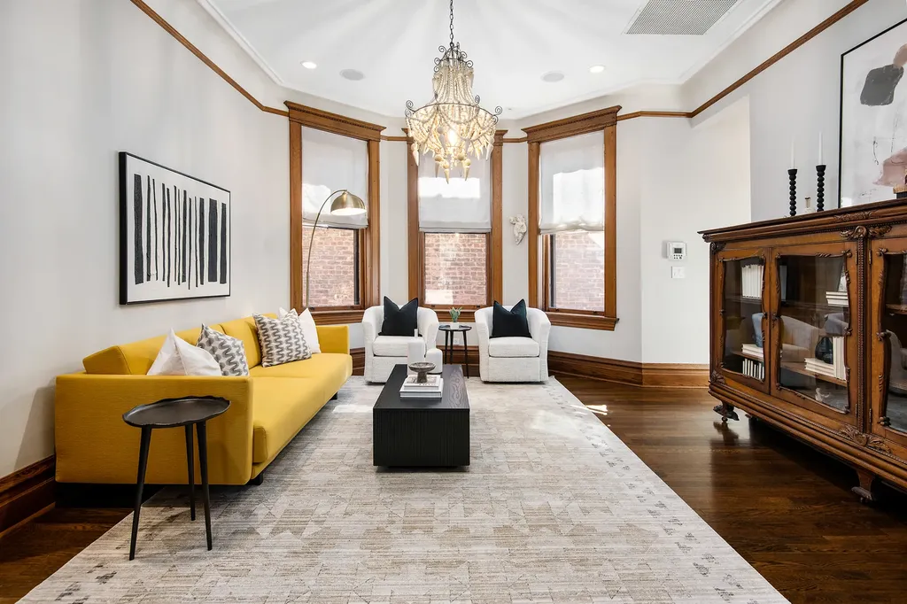1652 North Leavitt Street Chicago IL 60647