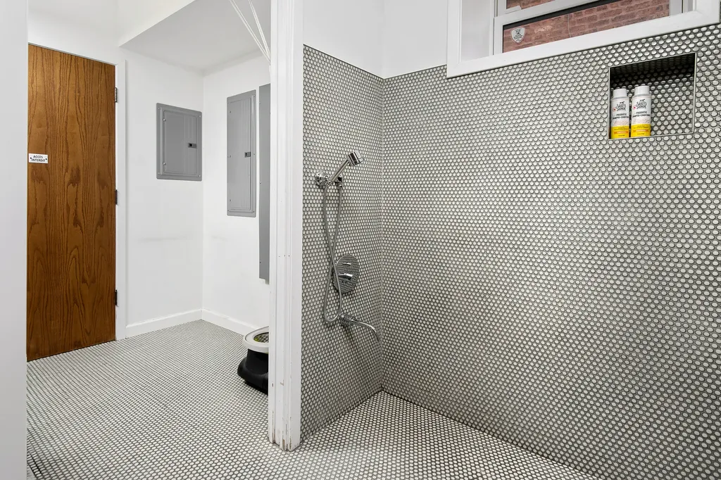 1652 North Leavitt Street Chicago IL 60647