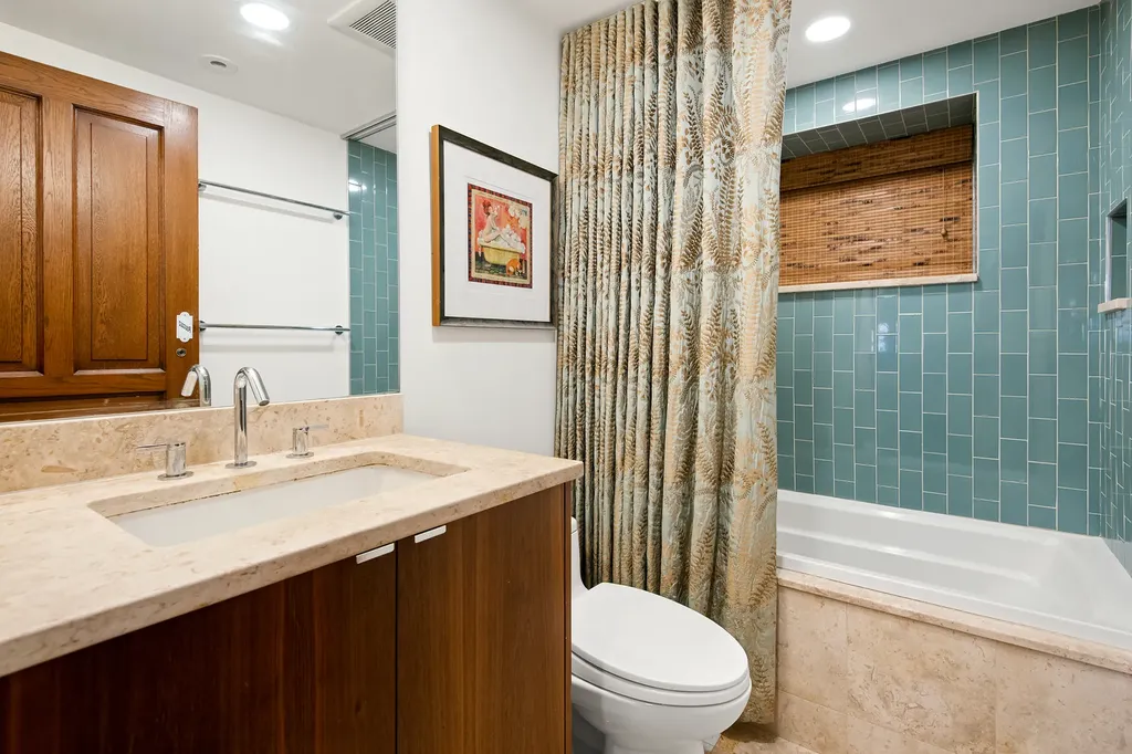 1652 North Leavitt Street Chicago IL 60647