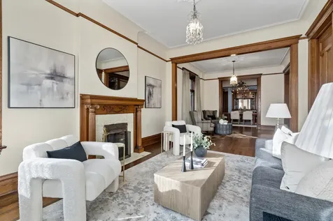 1652 North Leavitt Street Chicago IL 60647