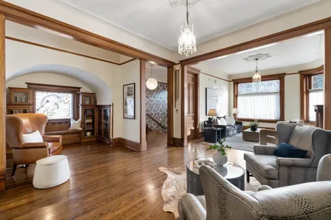 1652 North Leavitt Street Chicago IL 60647