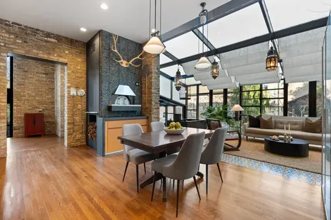 1652 North Leavitt Street Chicago IL 60647