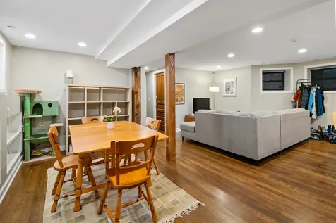 1652 North Leavitt Street Chicago IL 60647
