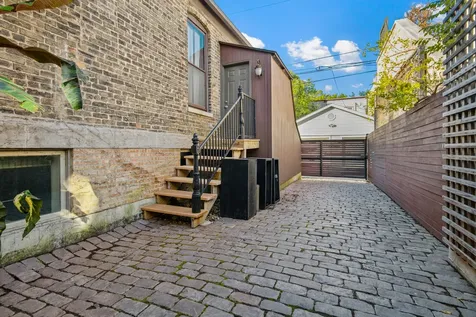 1652 North Leavitt Street Chicago IL 60647
