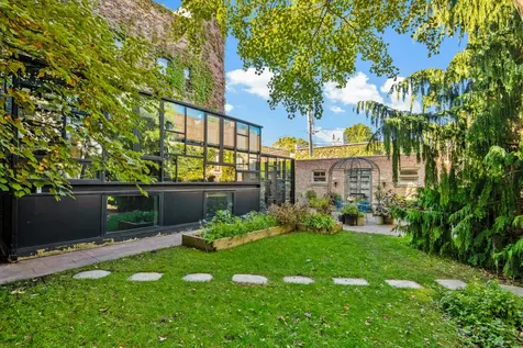 1652 North Leavitt Street Chicago IL 60647