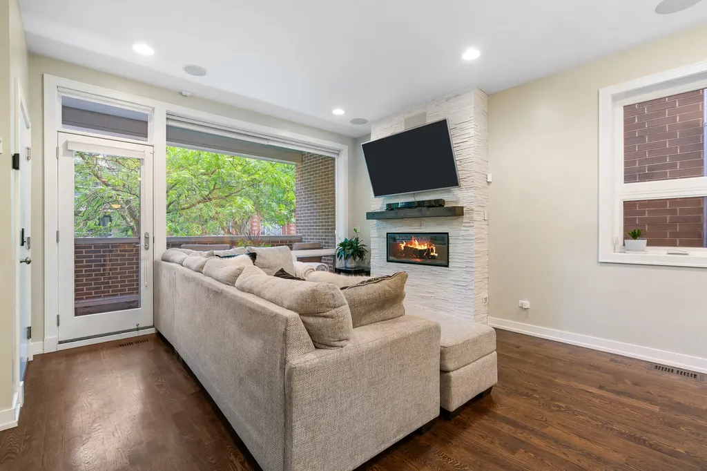 1536 West Walton Street Chicago IL 60642