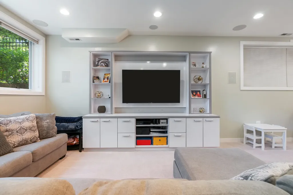1536 West Walton Street Chicago IL 60642