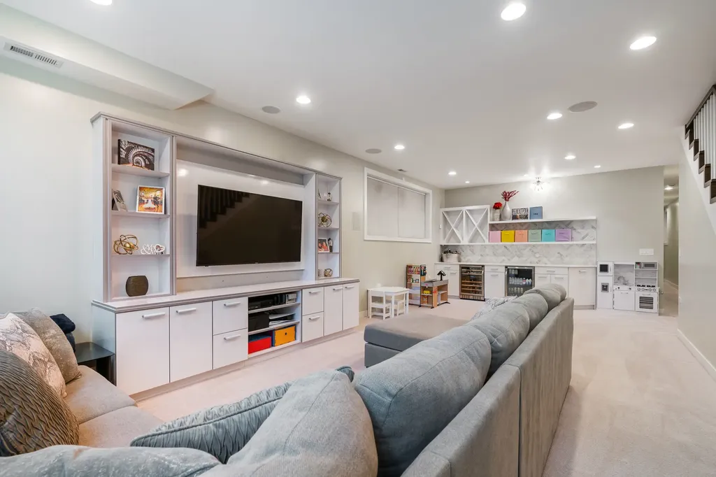 1536 West Walton Street Chicago IL 60642