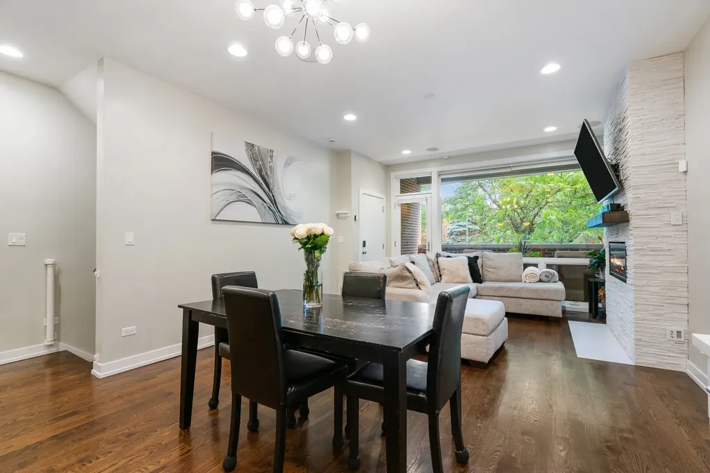 1536 West Walton Street Chicago IL 60642