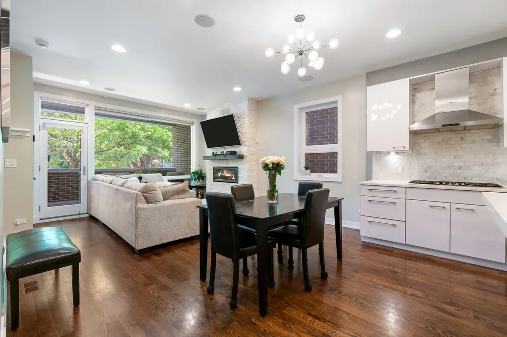 1536 West Walton Street Chicago IL 60642