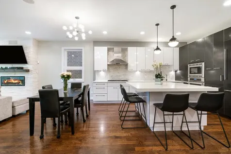 1536 West Walton Street Chicago IL 60642