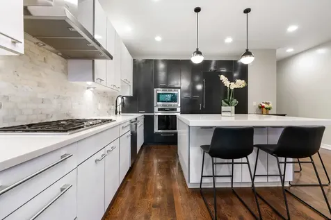 1536 West Walton Street Chicago IL 60642