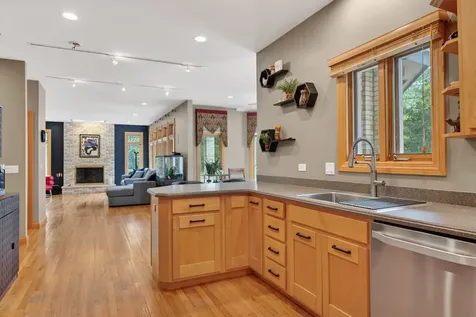 4N428 Kingswood Court Wayne IL 60184