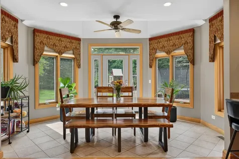 4N428 Kingswood Court Wayne IL 60184