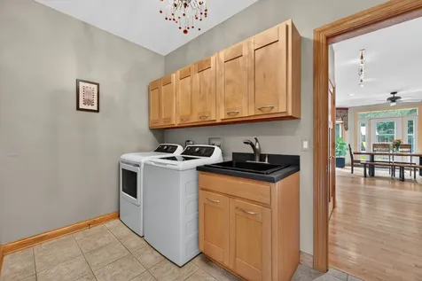 4N428 Kingswood Court Wayne IL 60184