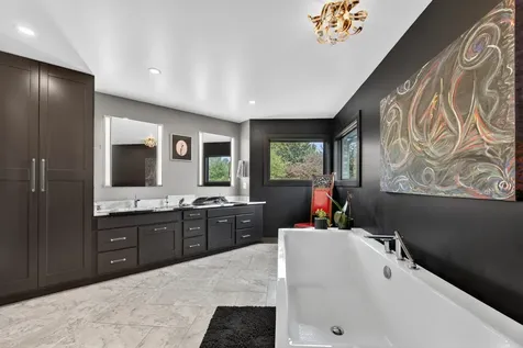 4N428 Kingswood Court Wayne IL 60184