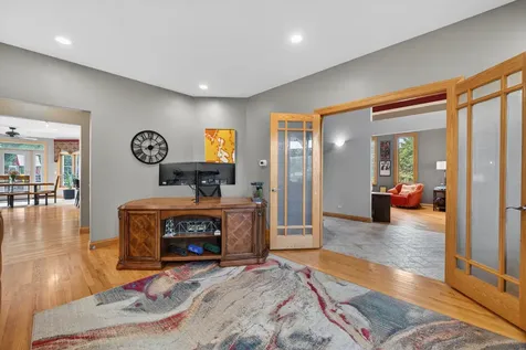 4N428 Kingswood Court Wayne IL 60184