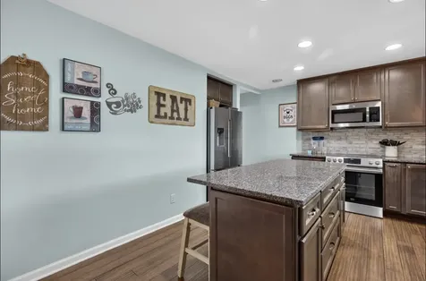 1564 East 16th Road Streator IL 61364
