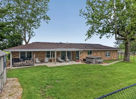 1564 East 16th Road Streator IL 61364