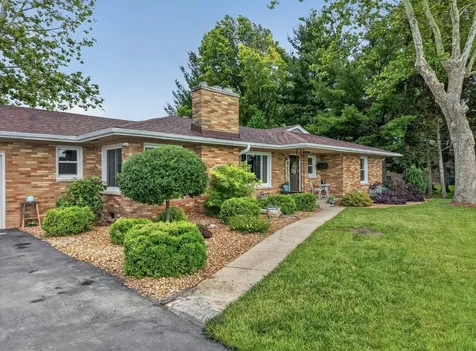 1564 East 16th Road Streator IL 61364