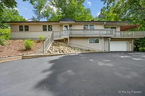109 Wood Drive Algonquin IL 60102