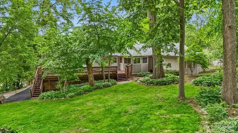 109 Wood Drive Algonquin IL 60102