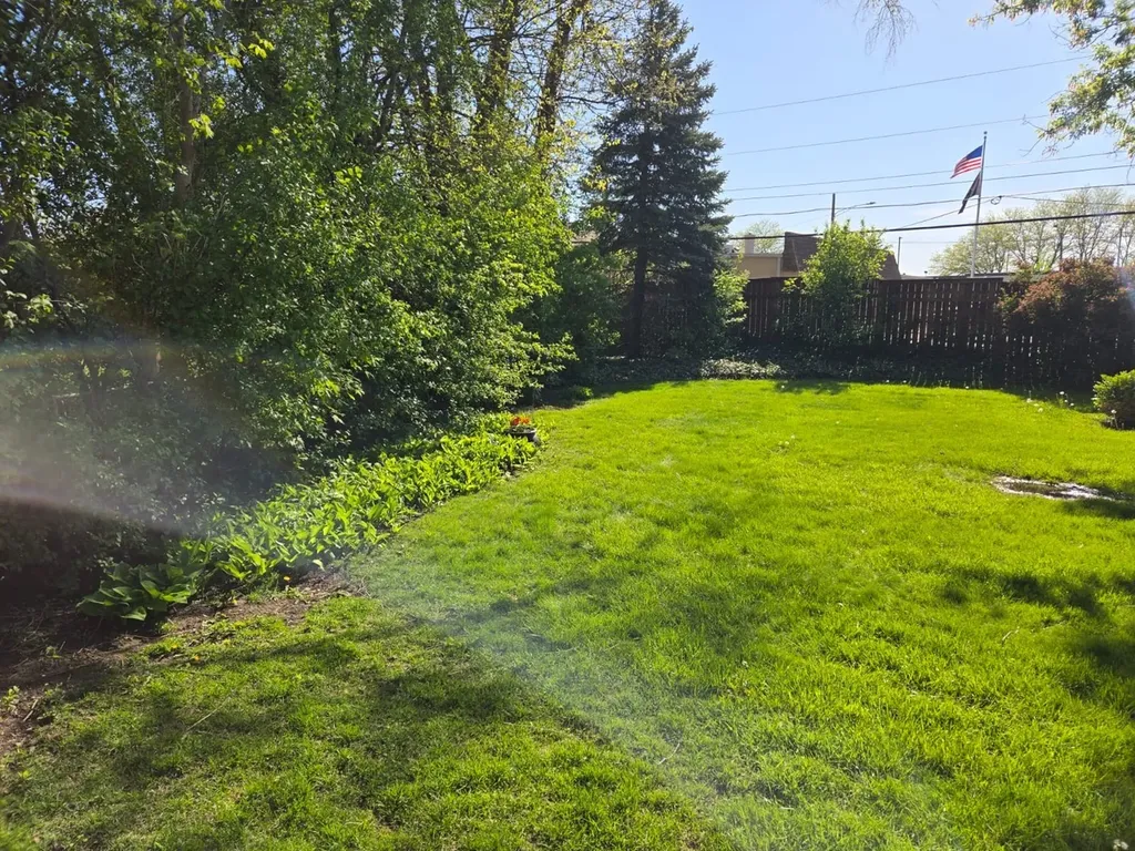 608 North Craig Place Addison IL 60101