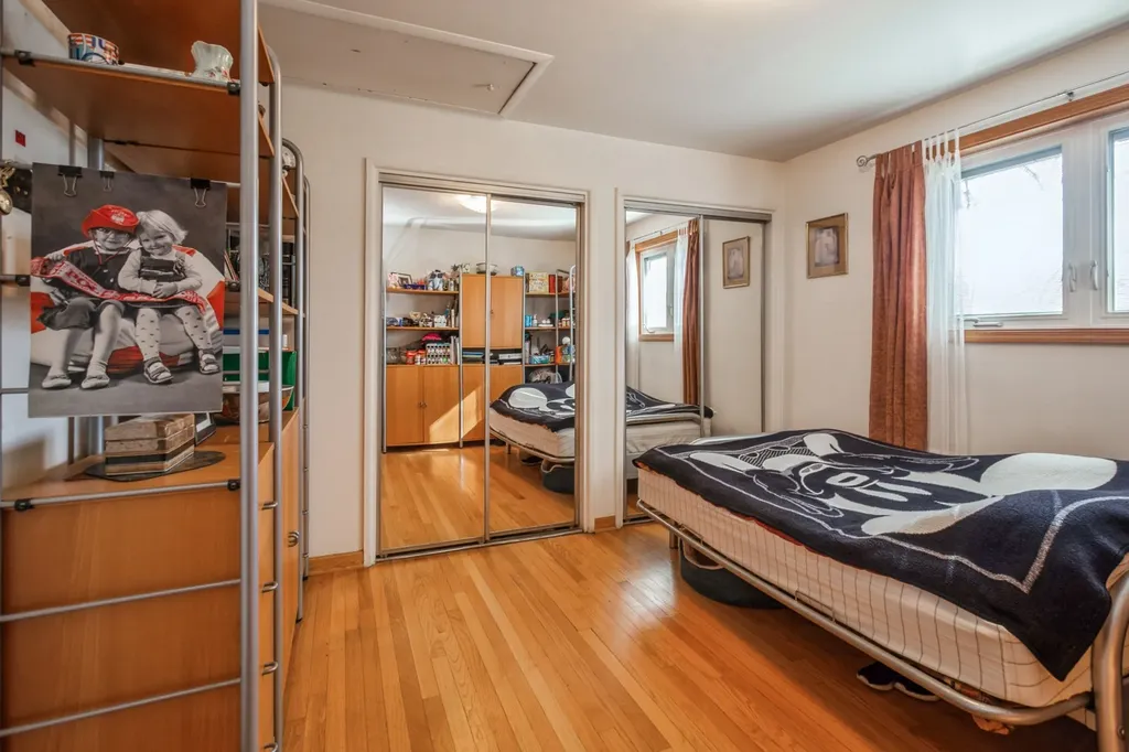 608 North Craig Place Addison IL 60101