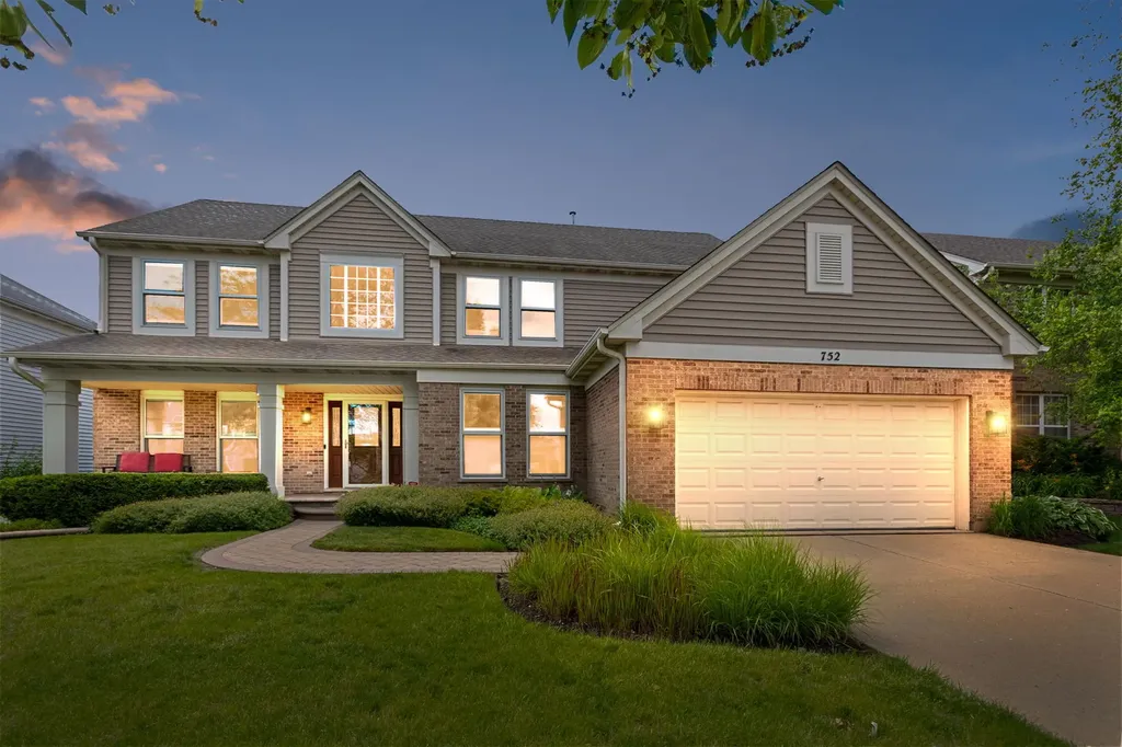 752 Easton Lane Elk Grove Village IL 60007