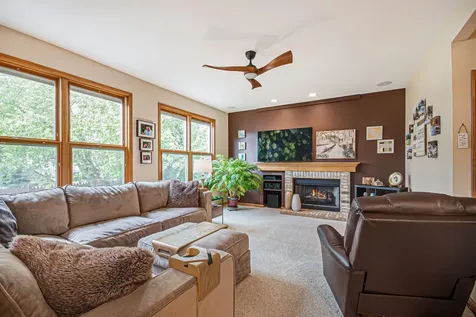 752 Easton Lane Elk Grove Village IL 60007