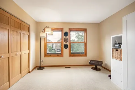 752 Easton Lane Elk Grove Village IL 60007