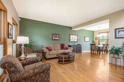 752 Easton Lane Elk Grove Village IL 60007