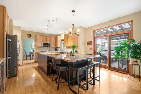 752 Easton Lane Elk Grove Village IL 60007