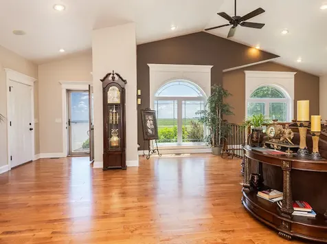 3142 County Road 1600 N El Paso IL 61738
