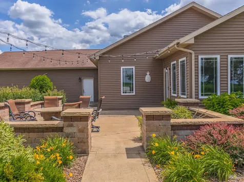 3142 County Road 1600 N El Paso IL 61738