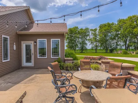 3142 County Road 1600 N El Paso IL 61738