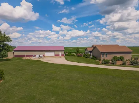 3142 County Road 1600 N El Paso IL 61738