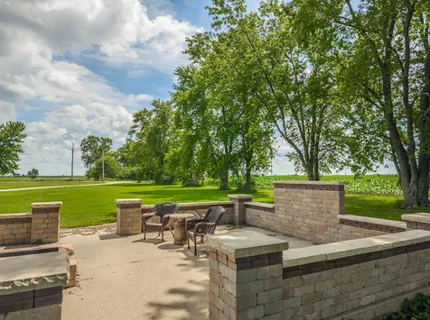 3142 County Road 1600 N El Paso IL 61738