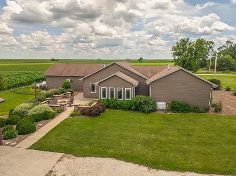 3142 County Road 1600 N El Paso IL 61738