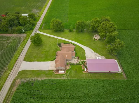 3142 County Road 1600 N El Paso IL 61738
