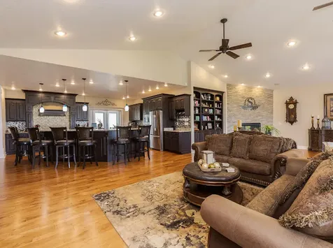 3142 County Road 1600 N El Paso IL 61738