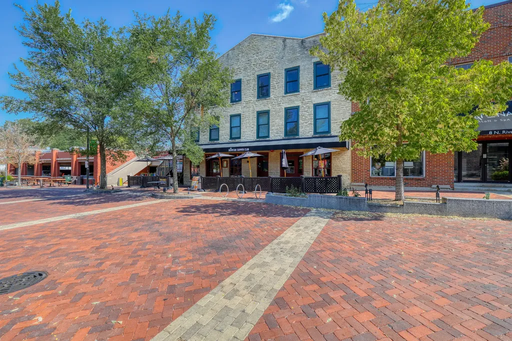 10-12 N. River Street Batavia IL 60510